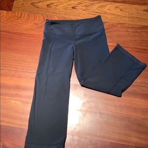 Lululemon black crop pants size 2